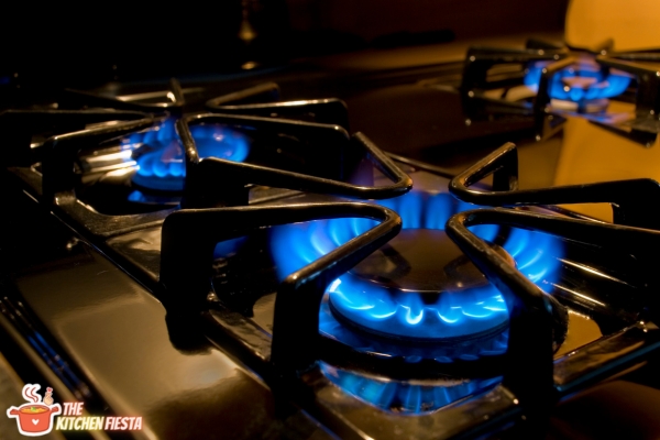 how do gas stoves work